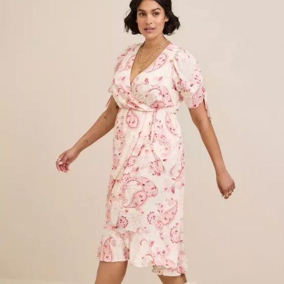 Torrid Swiss Dot Surplice Midi Dress – White & Pink 0 - Picture 1 of 11